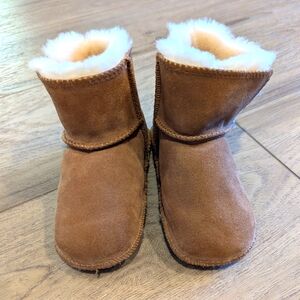 Baby/toddler UGGs Size L (18-24 months)